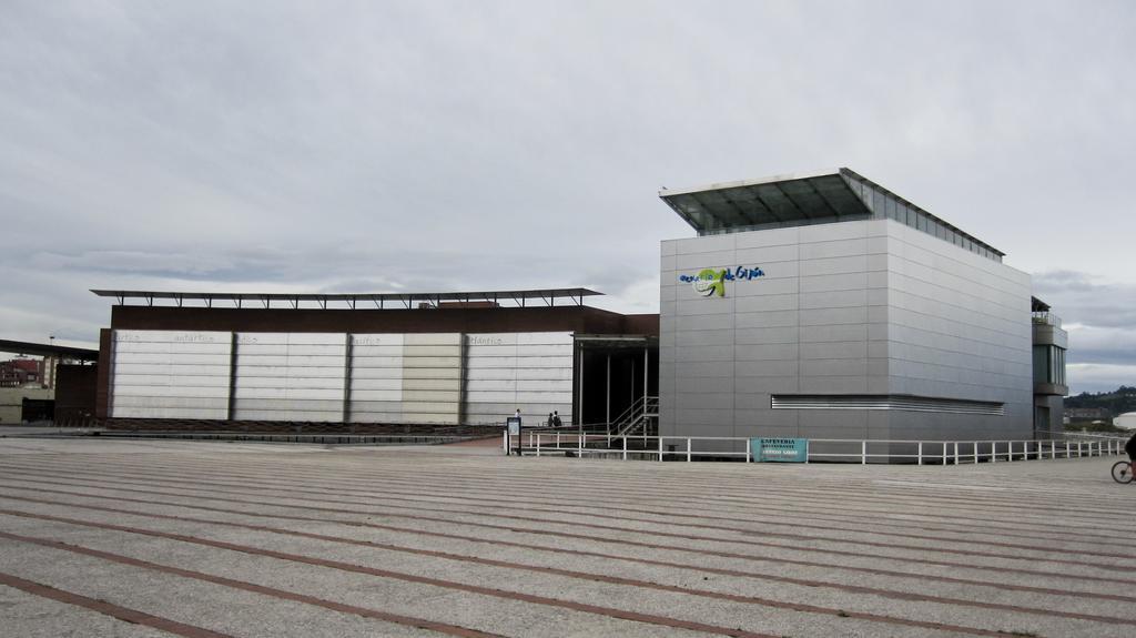 Espacio Gijon Poniente Esterno foto